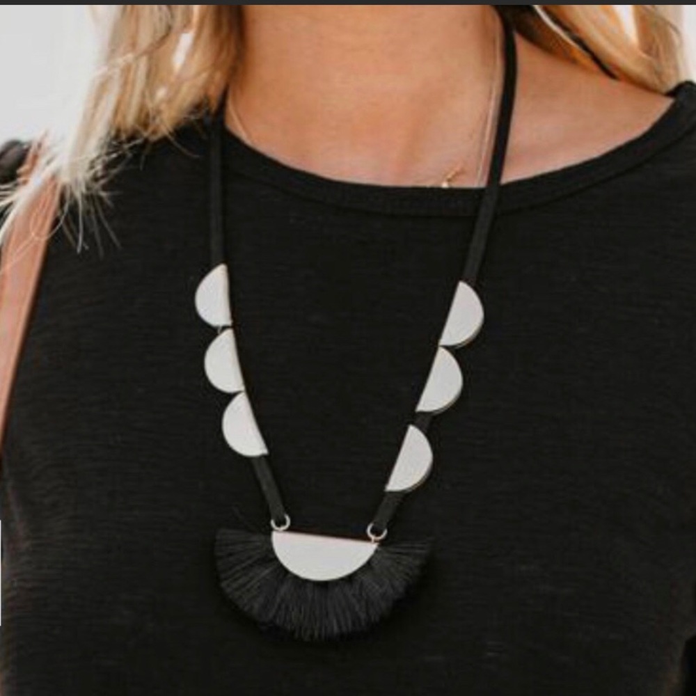 Black Fan Fringe Necklace